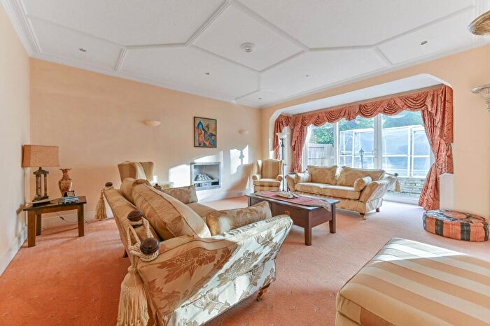 5 Bedroom Detached House For Sale In Foxley Lane, Purley, CR8