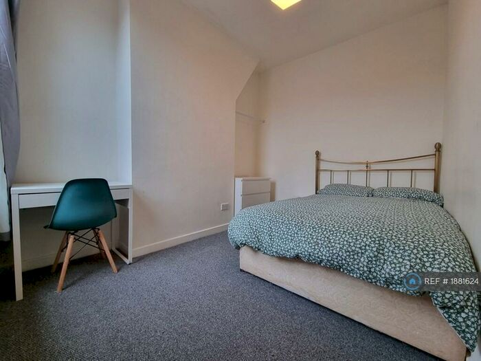 4 Bedroom Terraced House To Rent In Kellit Road, Liverpool, L15