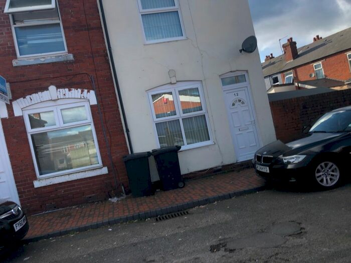 2 Bedroom End Of Terrace House To Rent In Church Street, Tipton DY4