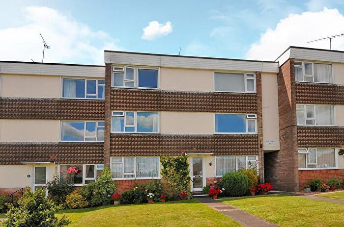 2 Bedroom Maisonette To Rent In Winton Court, Petersfield, GU32