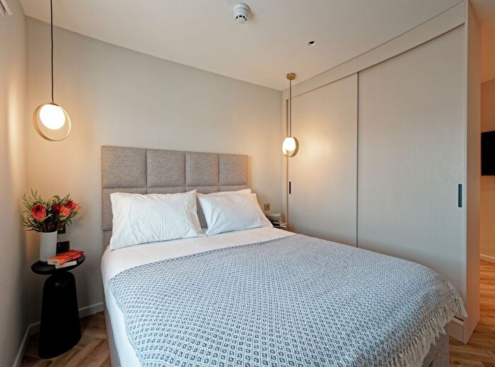 Studio To Rent In Clanricarde Gardens, London, W2