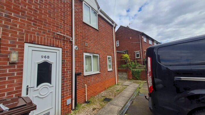 2 Bedroom Flat To Rent In Elizabeth Drive, Castleford, WF10