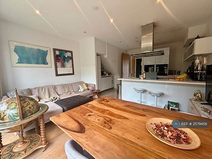 4 Bedroom End Of Terrace House To Rent In Tiller Road, London, E14