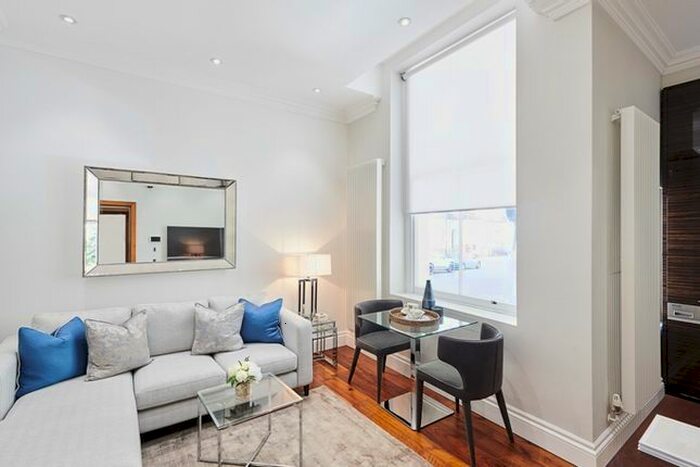 1 Bedroom Flat To Rent In Kensington Garden Square, Bayswater, London, W2
