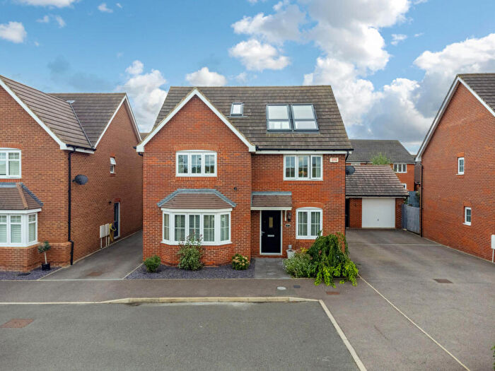 5 Bedroom Detached House For Sale In Parrott Grove, Bedford, Marston Moretaine, MK43