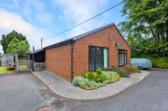 1 Bedroom Bungalow To Rent In Faringdon, Oxfordshire, SN7