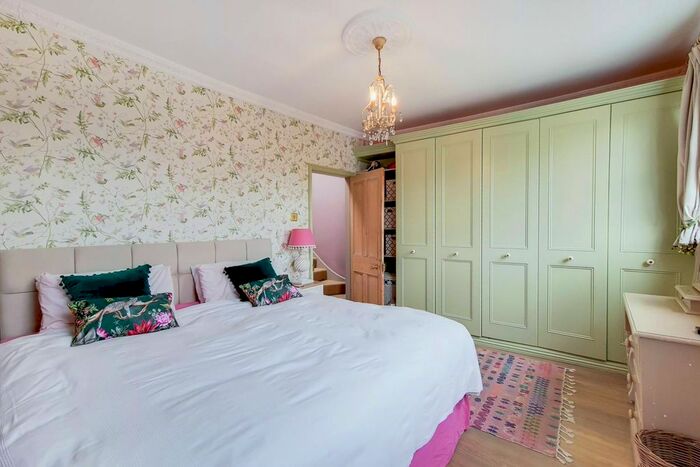 4 Bedroom Semi-Detached House To Rent In Ufton Grove, De Beauvoir Town, London, N1