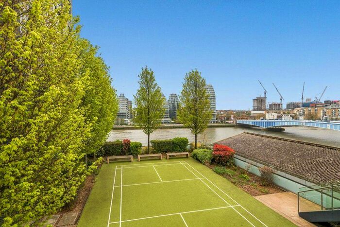 2 Bedroom Flat For Sale In Central Avenue, London, SW6