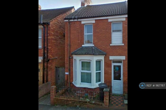 1 Bedroom Flat To Rent In St. Michaels Road, Yeovil, BA21