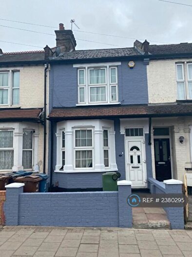 4 Bedroom Terraced House To Rent In Byron Road, Wealdstone, Harrow, HA3
