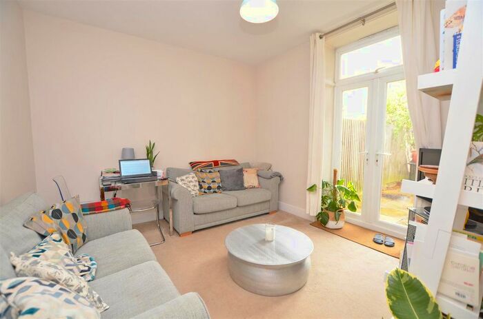 1 Bedroom Flat To Rent In Stanley Road, Teddington, TW11