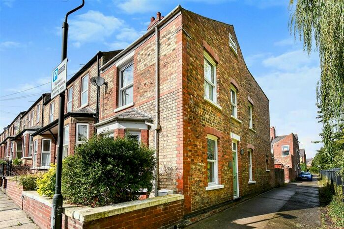 3 Bedroom Detached House To Rent In Aldreth Grove, York, YO23