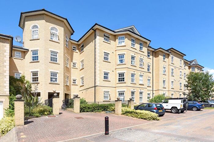 2 Bedroom Flat For Sale In Littlemore, Oxford, OX4