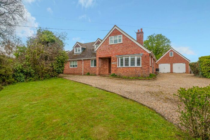 5 Bedroom Detached House To Rent In Easton Royal Pewsey, SN9