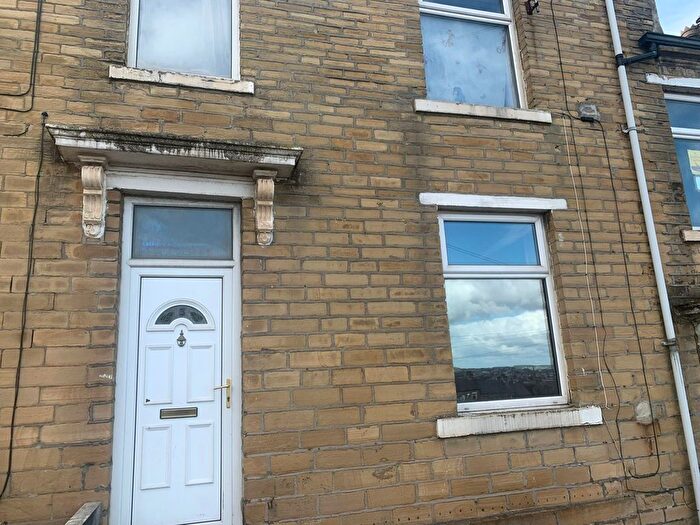 2 Bedroom Terraced House To Rent In Union Road, Bradford, West Yorkshire, BD7