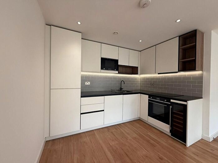 1 Bedroom Flat To Rent In Beaufort Square, London, NW9