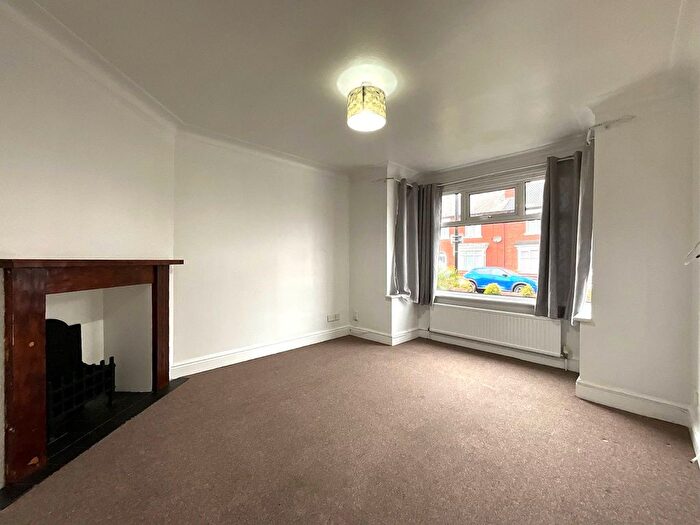 3 Bedroom Semi-Detached House To Rent In Ferrers Road, Doncaster, DN2