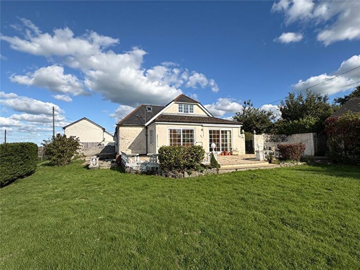 4 Bedroom Bungalow For Sale In Highampton, Beaworthy, Devon, EX21