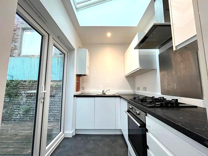 1 Bedroom Maisonette To Rent In Devonshire Place, Brighton, BN2