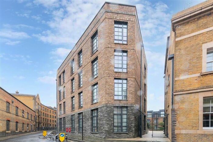 3 Bedroom Flat To Rent In Valentine Place, London, SE1