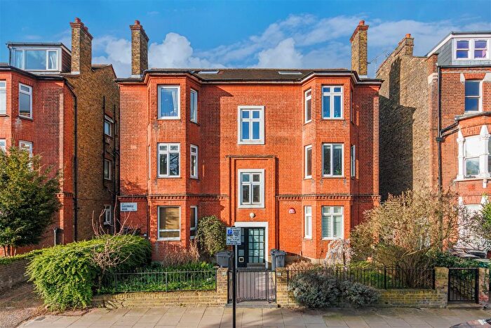2 Bedroom Flat For Sale In Savernake Road, Hampstead, NW3