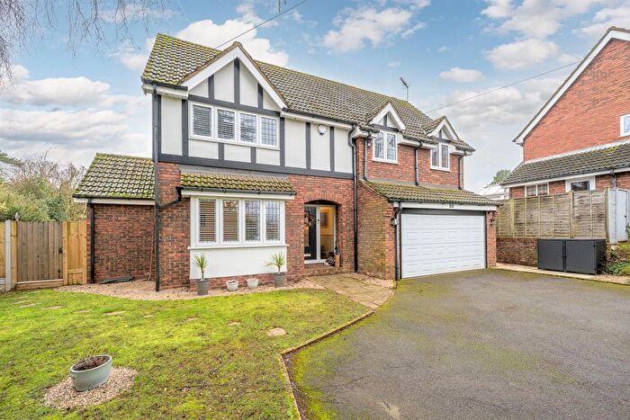 3 Bedroom Detached House For Sale In The Woodlands, Stourbridge, DY8