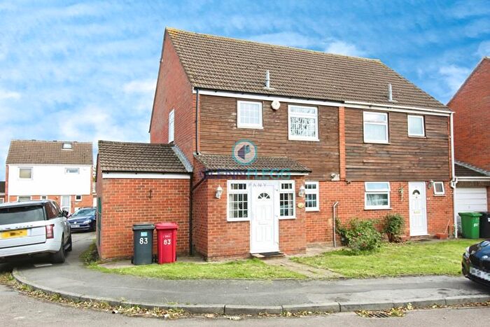 3 Bedroom Property To Rent In Rochford Gardens, Slough, SL2