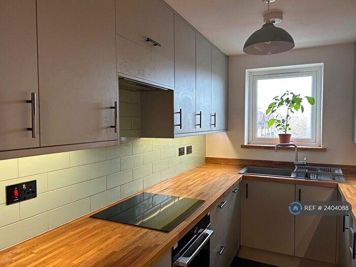 2 Bedroom Flat To Rent In Denmilne Street, Glasgow, G34