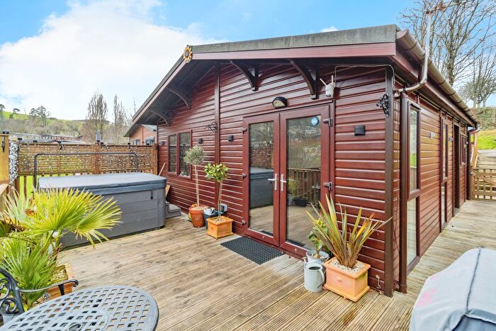 2 Bedroom Property For Sale In Devon Hills Holiday Village, Paignton, Devon, TQ4