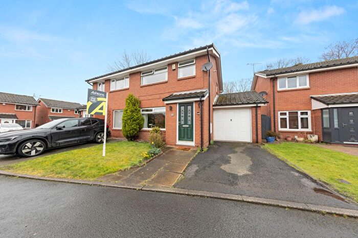 3 Bedroom Semi-Detached House For Sale In Havisham Close, Birchwood, WA3