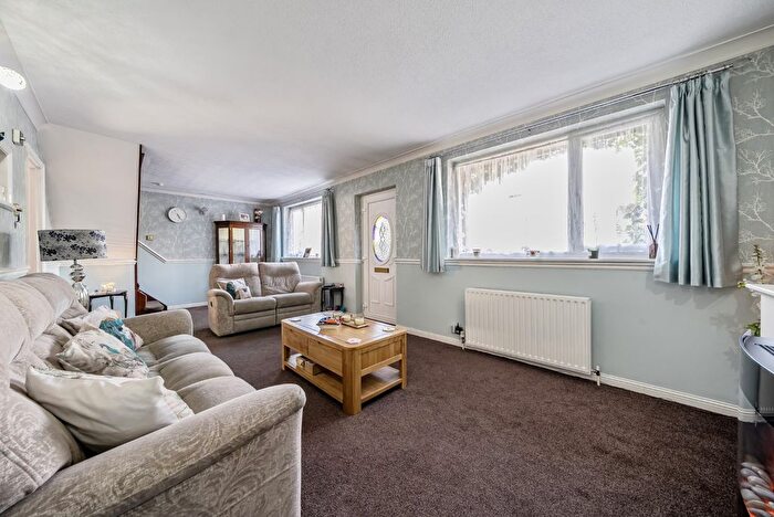 3 Bedroom Chalet For Sale In Lent Rise Road, Taplow, Buckinghamshire, SL6