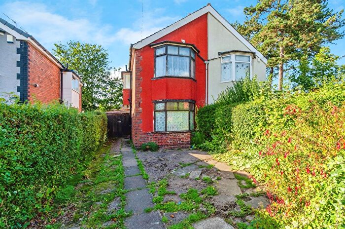 3 Bedroom Semi-detached House For Sale In Old Fallings Lane, Wolverhampton, WV10