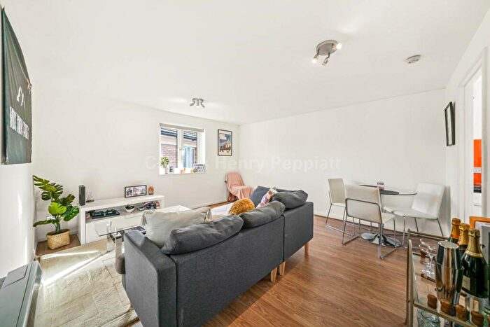 1 Bedroom Apartment To Rent In Alwyn Gardens, Hendon, NW4