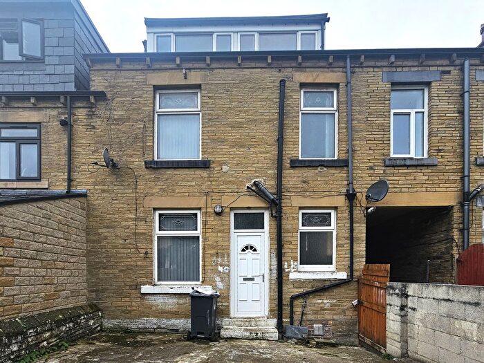3 Bedroom Terraced House To Rent In Beaumont Road, BD8