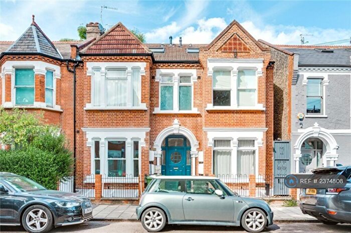 3 Bedroom Maisonette To Rent In Englewood Road, London, SW12