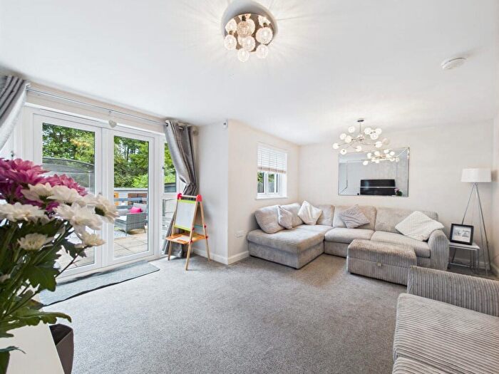 3 Bedroom Semi-Detached House For Sale In Howatston Court, Livingston, EH54
