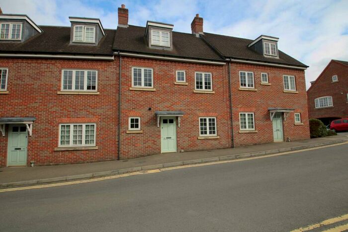 1 Bedroom Apartment To Rent In Walking Distance To Hemel Hempstead Train Station, HP3