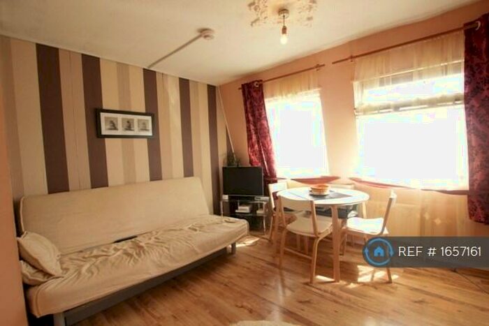 1 Bedroom Flat To Rent In Canning Crescent, London, N22