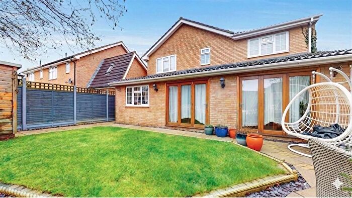 4 Bedroom Detached House For Sale In Yeats Close, Newport Pagnell, MK16