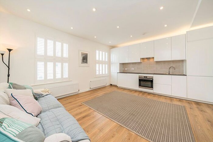 2 Bedroom Flat For Sale In Kirkwood Road, Peckham, SE15