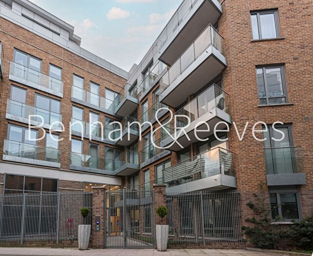 1 Bedroom Flat To Rent In St. Annes Street, London, E14