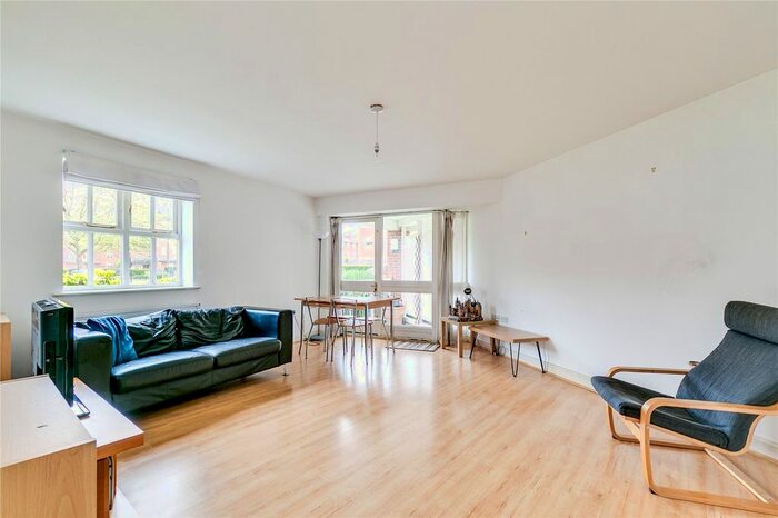 2 Bedroom Flat To Rent In Macmillan Way, SW17