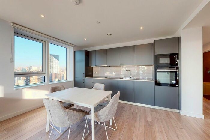 2 Bedroom Flat To Rent In New Lion Way, London, SE17