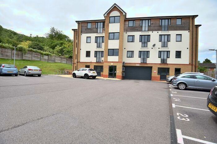 1 Bedroom Apartment To Rent In Mulberry Close, Luton, LU1