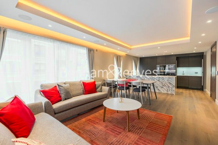 3 Bedroom Flat To Rent In Parr's Way, Hammermsith, W6