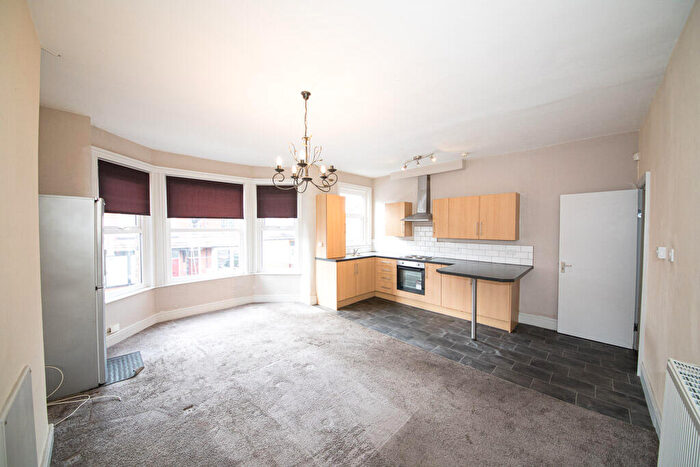 3 Bedroom Apartment To Rent In Hamilton Avenue, Chapeltown, Leeds, West Yorkshire, LS7