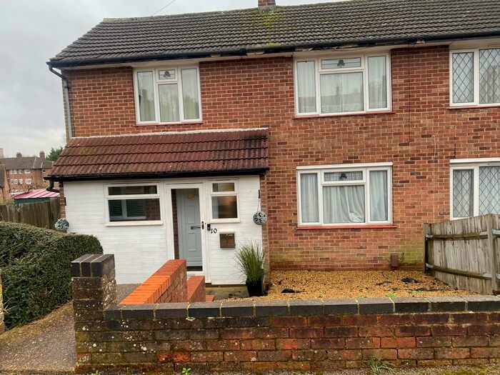 2 Bedroom End Of Terrace House To Rent In Copley Close, Redhill, Surrey, RH1