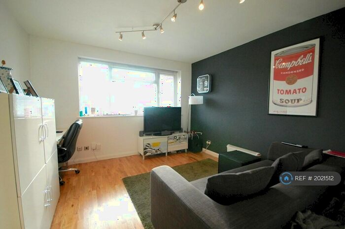 1 Bedroom Flat To Rent In Alanthus Close, London, SE12