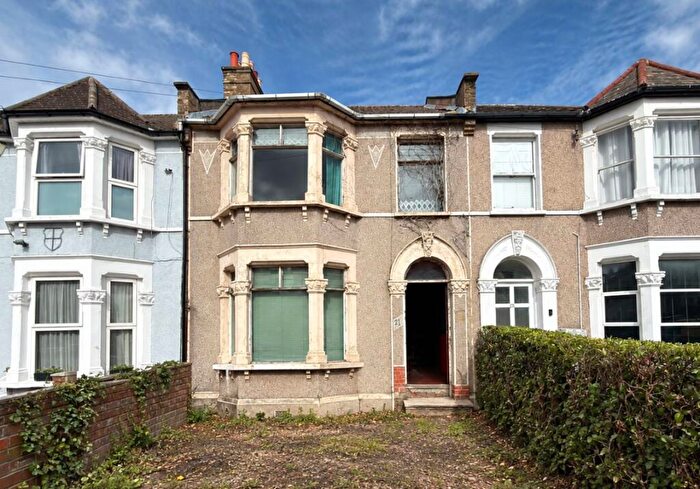 3 Bedroom Terraced House For Sale In Arngask Road, Hither Green, London, SE6