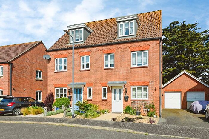 3 Bedroom Semi Detached House For Sale In Benstead Close, Heacham, King's Lynn, PE31